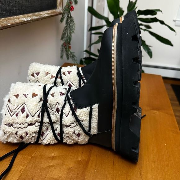 Free People fur Winter Boots - Picture 5 of 8